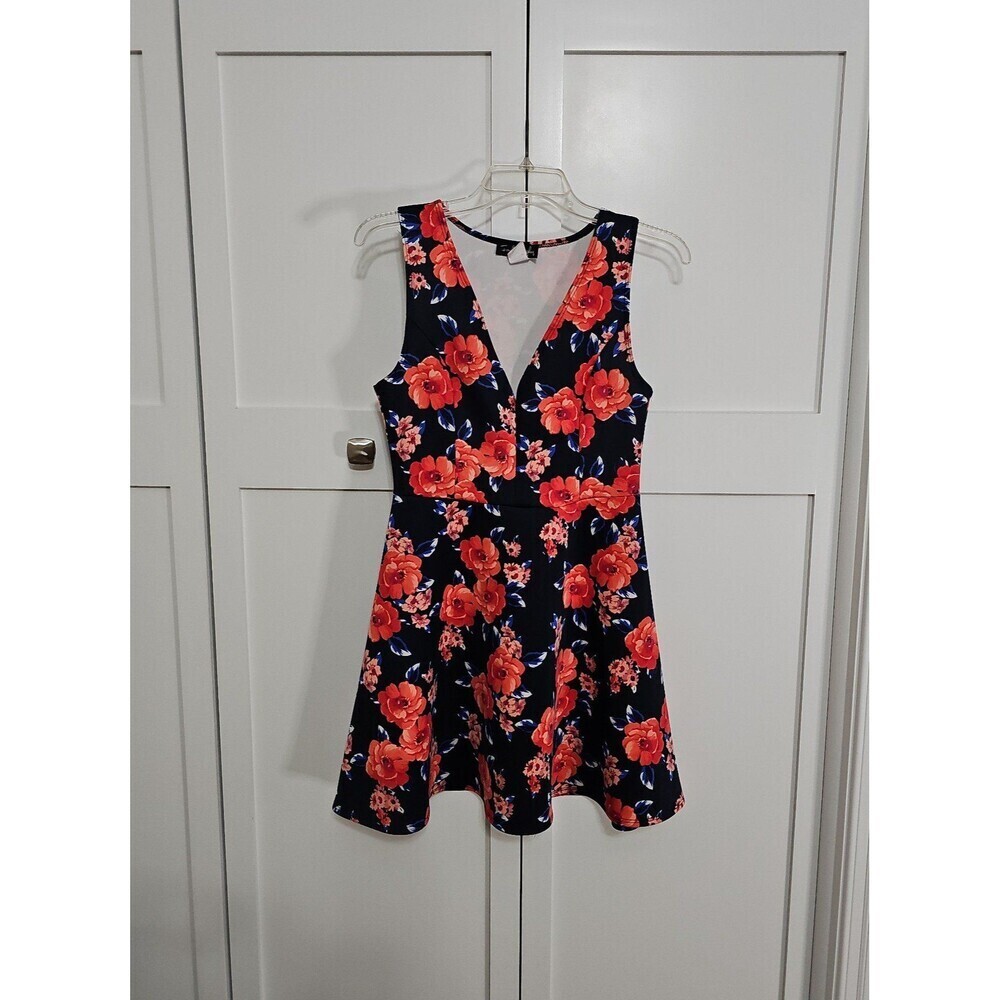 Floral v-neck mini dress size L